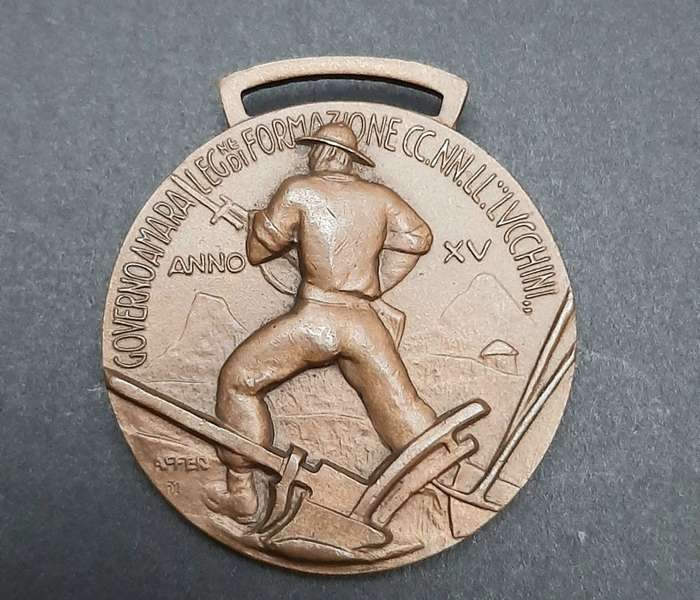 Rare 1937 Italian Fascist `Oltre La Meta` CCNN Blackshirt Medal