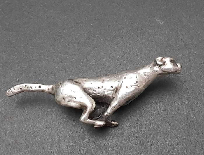 **STUNNING: .925 Silver Cheetah 1960s Figurine (31.82 gram).**