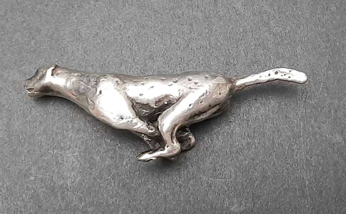 **STUNNING: .925 Silver Cheetah 1960s Figurine (31.82 gram).**