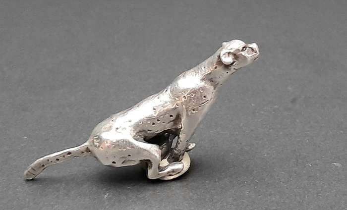 **STUNNING: .925 Silver Cheetah 1960s Figurine (31.82 gram).**