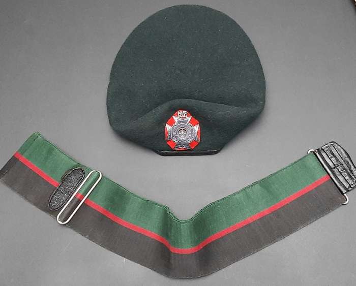 **Rhodesian Bush War: 1970s Rhodesia Regiment Beret w/ Badge & Stable Belt Length (57)**