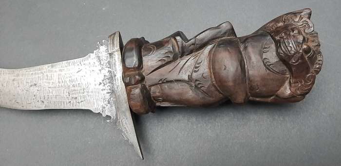 **RARE: 19th Century Indonesian Chieftain`s Damascus Pattern Kris Dagger w/ Scabbard (68cm).**