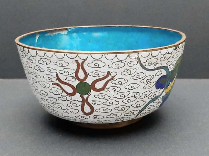 **STUNNING: 19th Century Qing Dynasty Chinese Cloisonne Drinking Vessel(12cm x 11cm).**