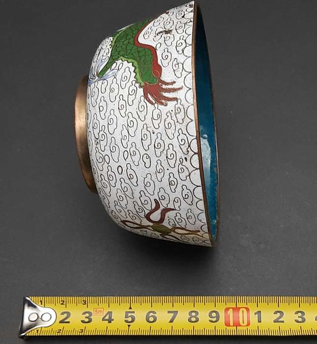 **STUNNING: 19th Century Qing Dynasty Chinese Cloisonne Drinking Vessel(12cm x 11cm).**