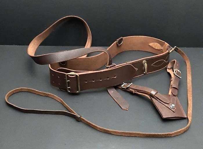 **Border War : 1960s SADF Officer`s Sam Browne Belt Assemblage (X - LARGE).**