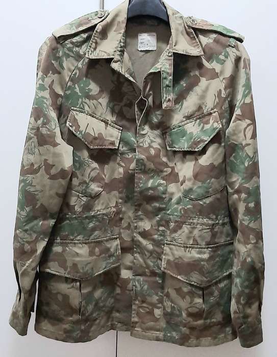 **Border War : 1980s  2nd Pattern Camouflage Jacket (SMALL).**