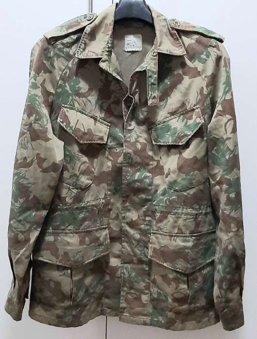 **Border War : 1980s  2nd Pattern Camouflage Jacket (SMALL).**