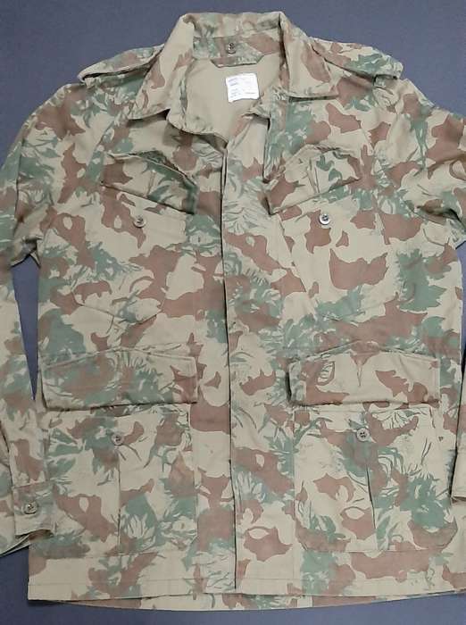 **Border War : 1980s  2nd Pattern Camouflage Jacket (SMALL).**