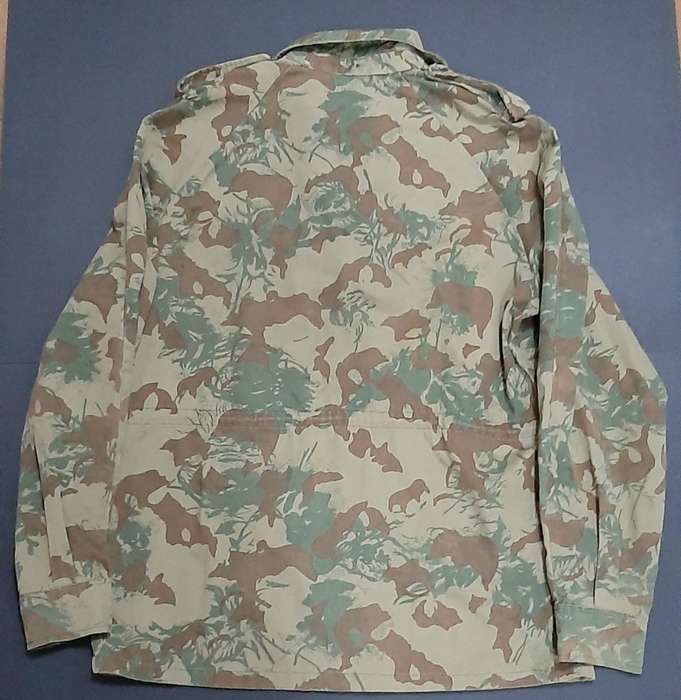 **Border War : 1980s  2nd Pattern Camouflage Jacket (SMALL).**