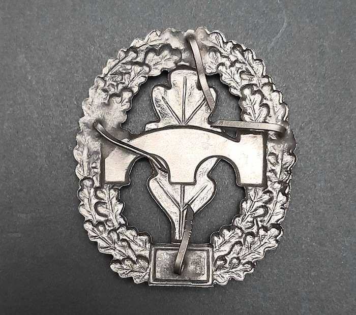 1990s German Bundeswehr Pioneer Beret Badge Pins