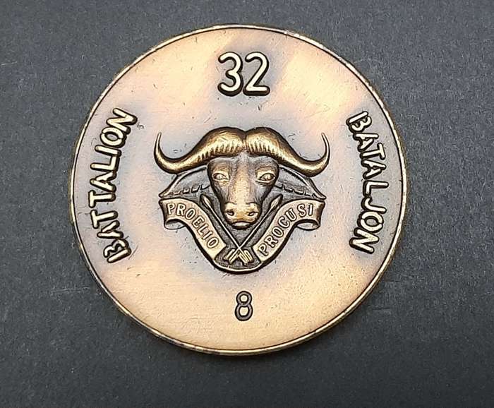 ** RARE Border War : 1989  Maj-General D.J. Mortimer 32 Battalion Medallion w/ Case (No.8).**