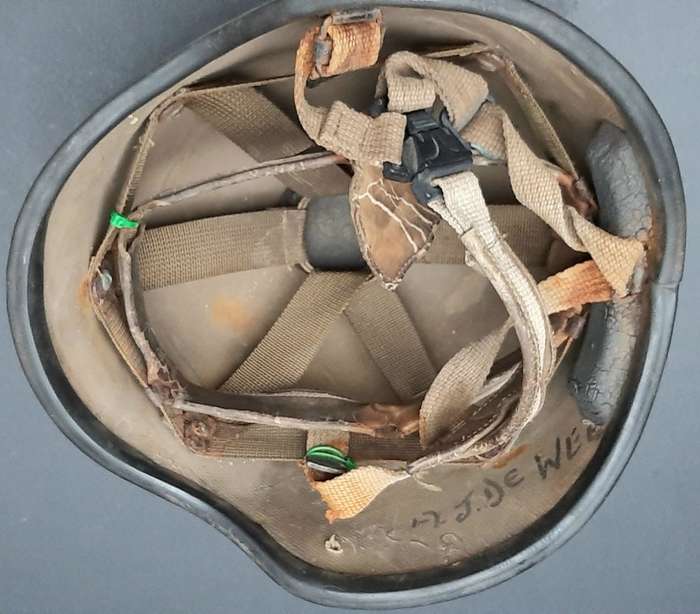 **Border War : 1980s SADF Nutria M87 Ballistic Helmet #2(MEDIUM).**