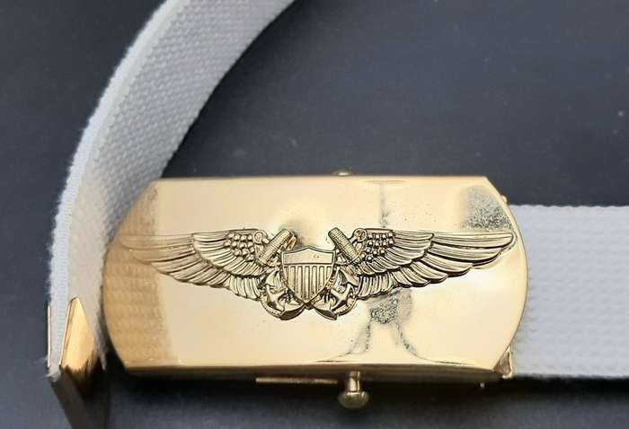 **1990s U.S. Navy : Aviation Commander Service Cap & Dress Belt (59/ Large).**