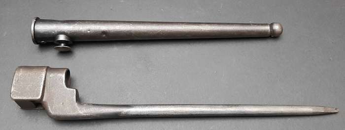 WW2 No.4 MKII Spike Bayonet with MKI Scabbard (Savage-Stevens)
