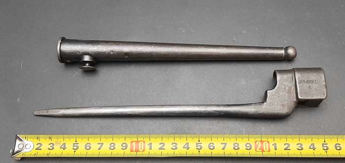 WW2 No.4 MKII Spike Bayonet with MKI Scabbard (Savage-Stevens)