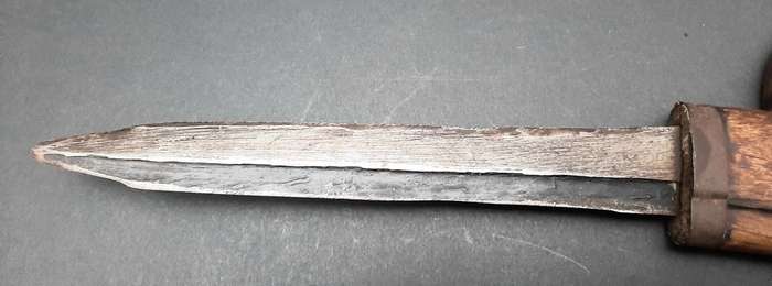 **Border War : 1980s SADF Owambo `Ndoro` Stylised Rifle Knife w/ Scabbard**