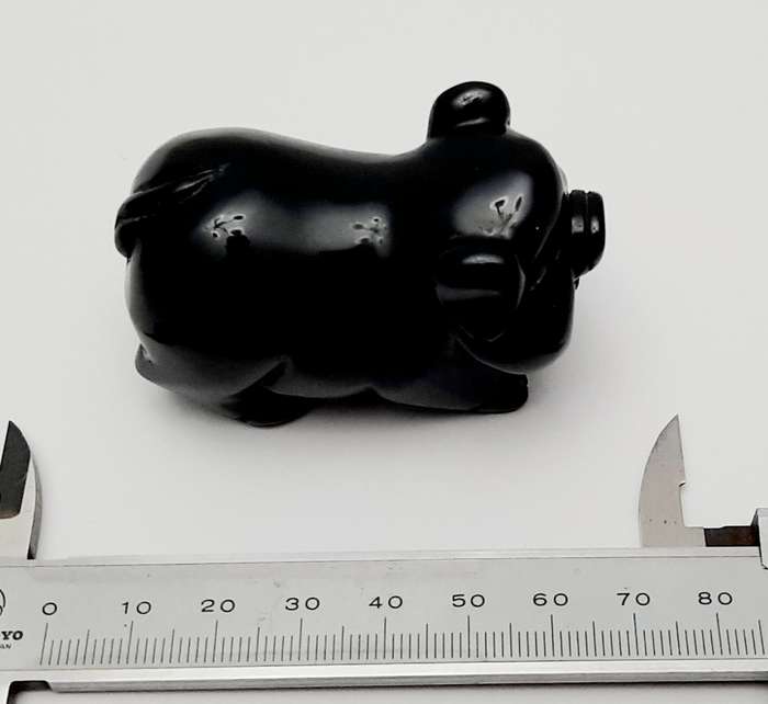 **RARE: Late 19th Century Carved Chinese Obsidian Pig Figurine (7cm x 5cm).**