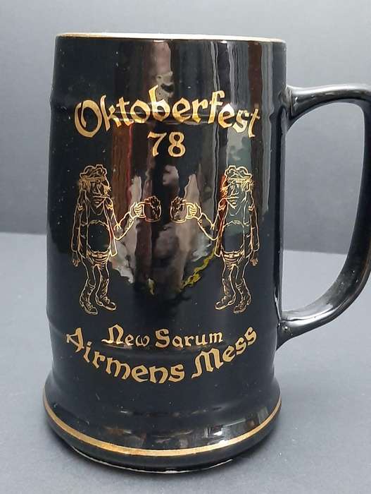 ** Rhodesian Bush  War : 1978 Rhodesian Air Force Ceramic Tankard `New Sarum` (Medium).**