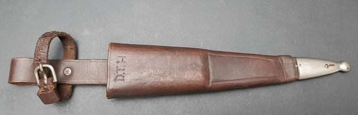 WW1 German trench/fighting knife with leather scabbard (inscribed)