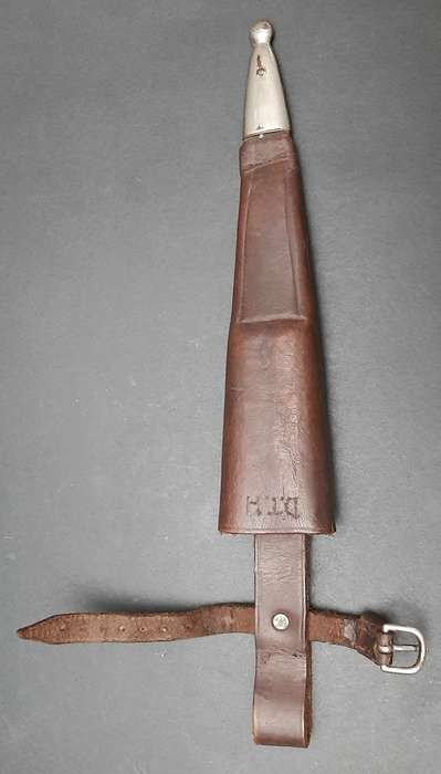 WW1 German trench/fighting knife with leather scabbard (inscribed)