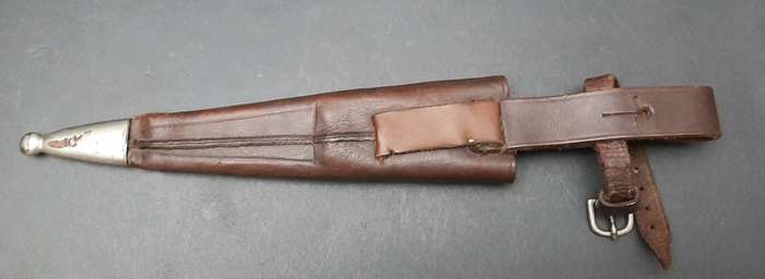 WW1 German trench/fighting knife with leather scabbard (inscribed)