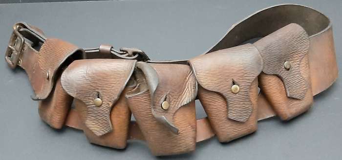 **WW1 British: 1903 Patt. Leather 5-Pocket Bandolier (Cole Bros Ltd).