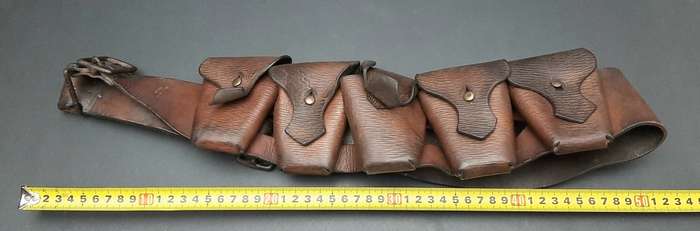 **WW1 British: 1903 Patt. Leather 5-Pocket Bandolier (Cole Bros Ltd).
