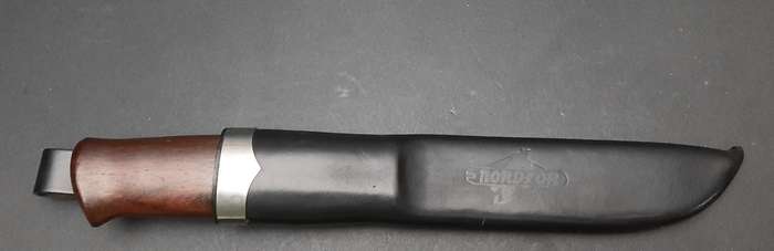 **1980s Norwegian: Nordfor `Hunter` Forest Knife w/ Scabbard (25cm).**