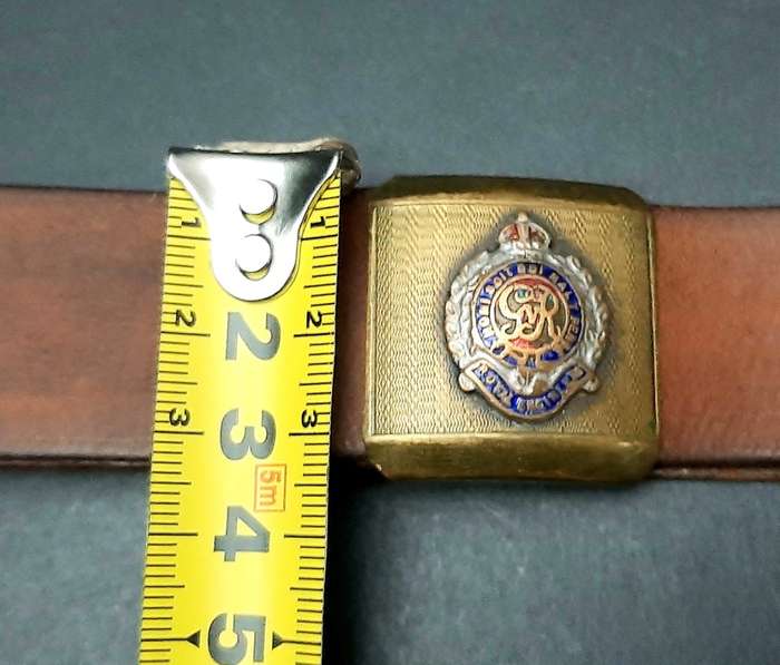 **WW1 / WW2 : British Army Royal Engineers Leather Belt w/ Enamel Brass Buckle **