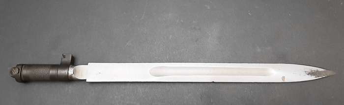 **Border War : 1980s East Bloc SKS Blade Socket Bayonet w/ Screw ( 36cm).**