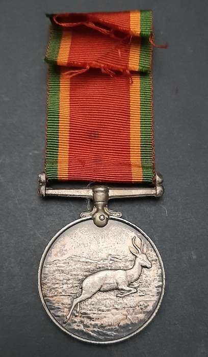 **WW2 UDF: .925 Silver Africa Service Medal w/ Ribbon(33.51 g).**