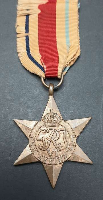 **WW2 : Africa Star Medal w/ Ribbon & 8th Army Bar .**