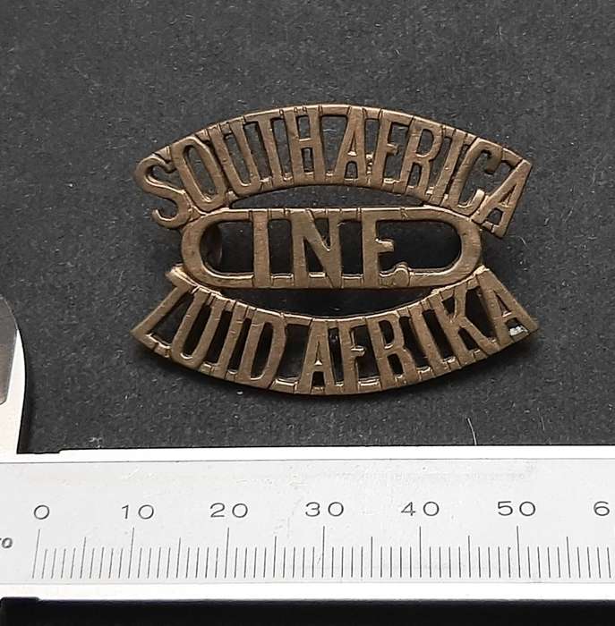 **RARE: WW1 South African Infantry Shoulder Title w/ Lugs (S.A.E.F)