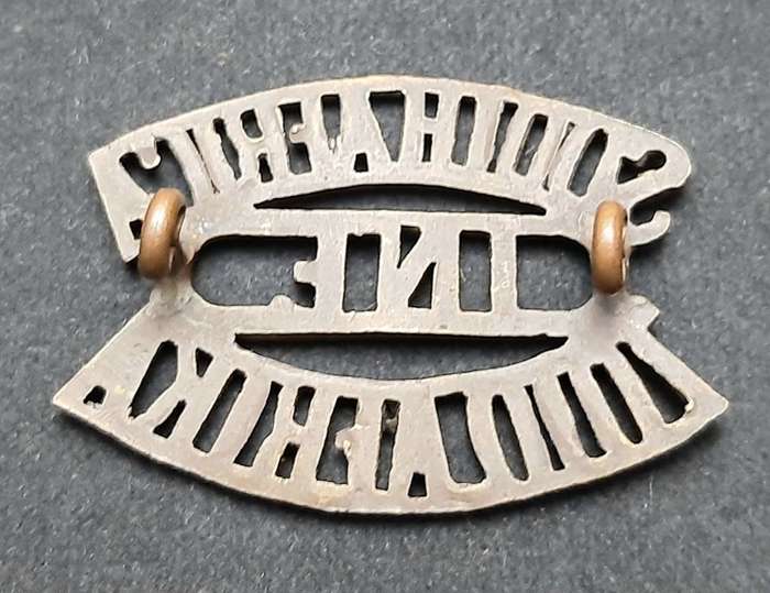 **RARE: WW1 South African Infantry Shoulder Title w/ Lugs (S.A.E.F)