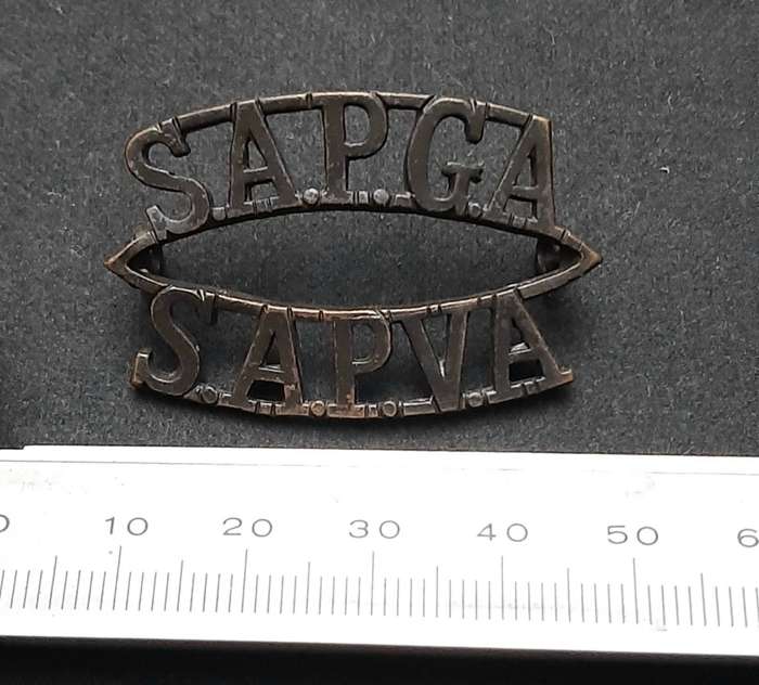 **RARE: Post-1921 South African Permanent Garrison Artillery Shoulder Title w/ Lugs x1 **