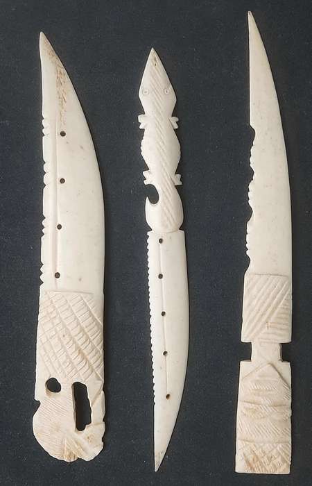 **Lot Mid-20th Century: South African Tribal Carved Bone Letter Openers x3 (16cm).**