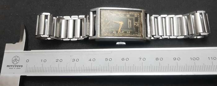 **WW2 : 1940s Roamer 'Standard ' Swiss 15 Jewel Tank Watch w/ Bonklip Bracelet ( TESTED).**