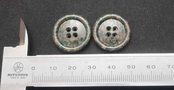 **BID PER BUTTON- 1980s SAP Camouflage Bush Jacket Large Buttons (x 100)**