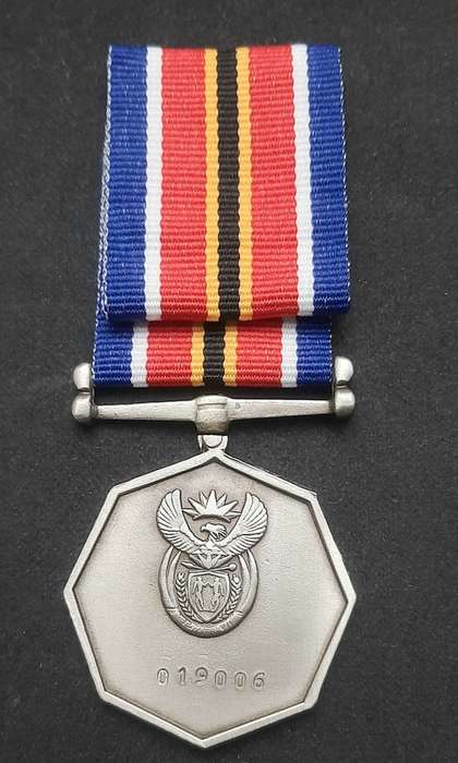 ** 2004 SANDF : General Service Medal w/ Ribbon (Numbered) .**