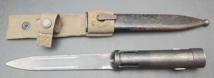 Border War: 1970s SADF FN FAL Type C Bayonet with Webbing Frog