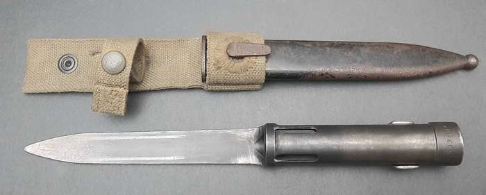 Border War: 1970s SADF FN FAL Type C Bayonet with Webbing Frog