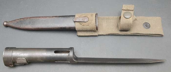 Border War: 1970s SADF FN FAL Type C Bayonet with Webbing Frog