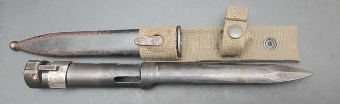 Border War: 1970s SADF FN FAL Type C Bayonet with Webbing Frog