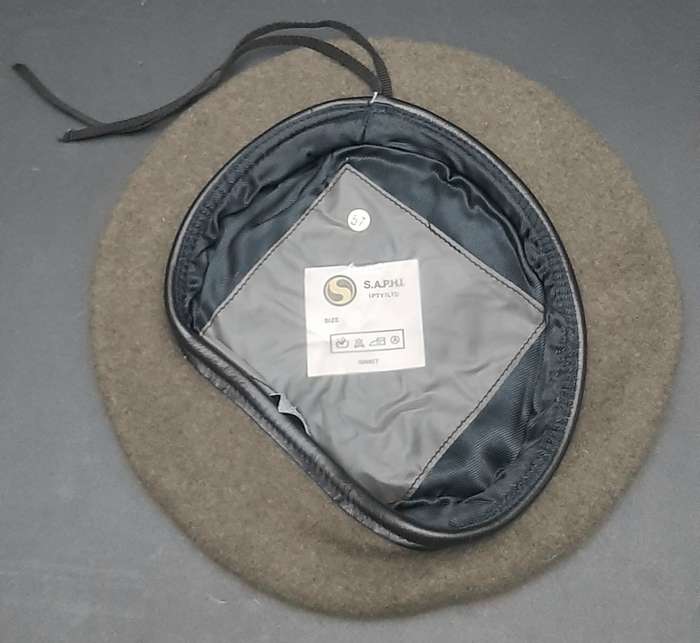 **Border War : 1980s SWATF Unissued Area Force Beret w/ Badge #2 (Medium).**
