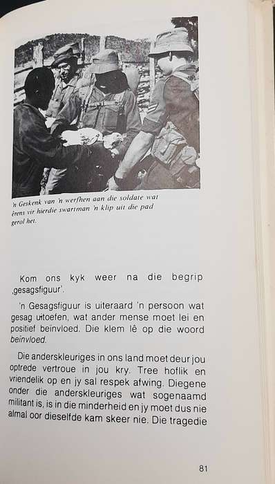 **Border War : 1981 ' Voorwarts Mars ' Hardcover Nat. Service Hardcover Book (Afrikaans 1st Ed.).**