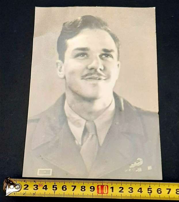**WW2: U.S. Army Military Policeman B/W Photographic Portrait (21cm x 17cm)**