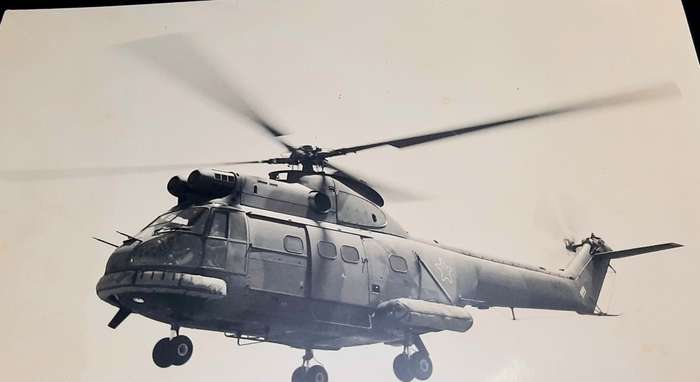 **Border War : 1980s SAAF Super Frelon & Puma Helicopter Colour Photograps x2 **