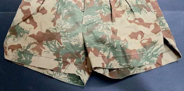 **Border War : 1980s 2nd Pattern Camouflage Shorts 36" (LARGE).**