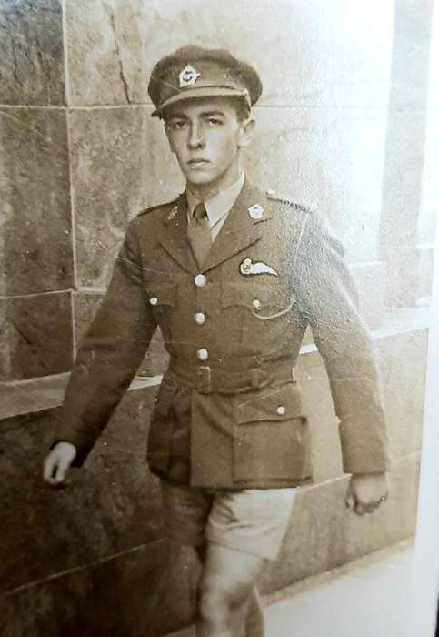 **WW2: SAAF Air Observer Serviceman in Egypt Photograph (Alexandria).**