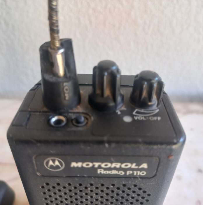 MOTOROLA 2 WAY RADIOS P110 - MODEL HTN9804A